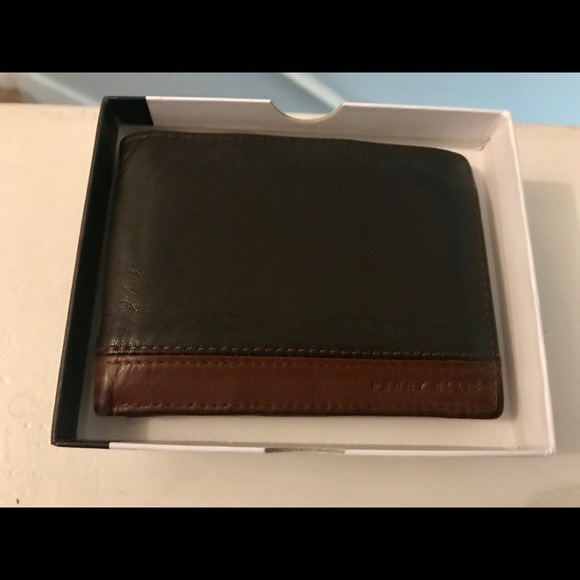 Perry Ellis Other - 🔥MEN’S LEATHER WALLET🔥